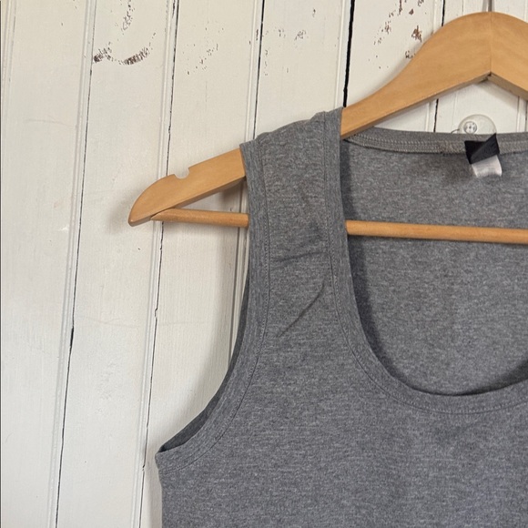 Banana Republic Charcoal Tank Top Size L - Picture 2 of 6